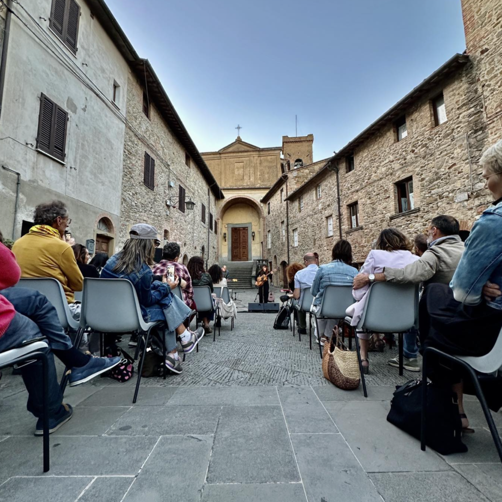 piazza chiesa chianni